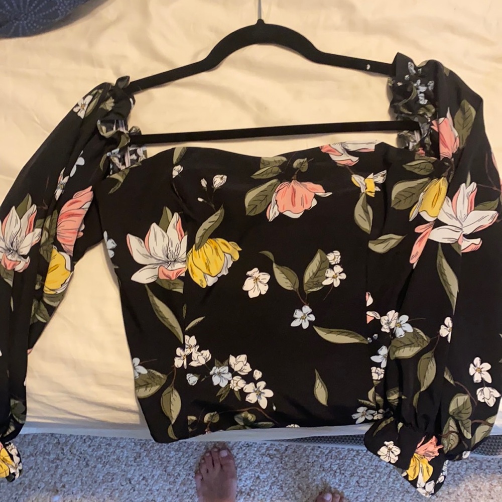 Cute halter with sleeves